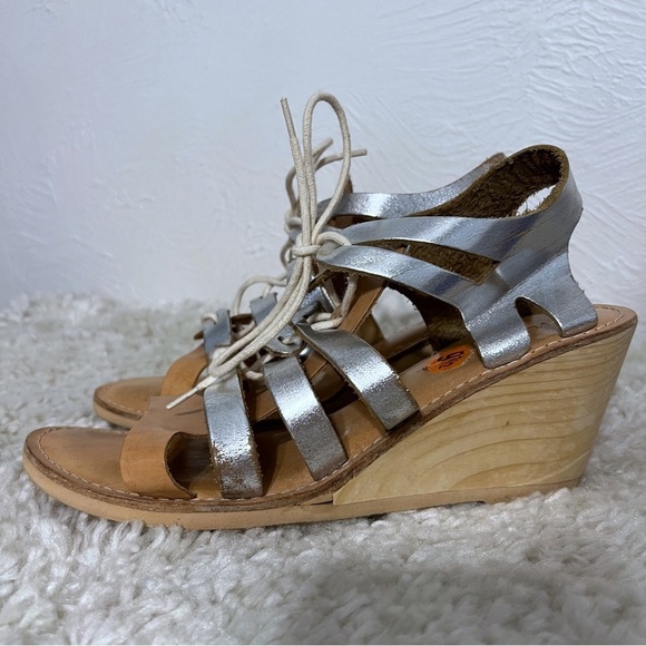 Matisse Metallic Silver Wedge Sandals Size 9.5 - Picture 1 of 15